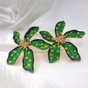 Green Yellow tropical flower stud earrings | NWOT
